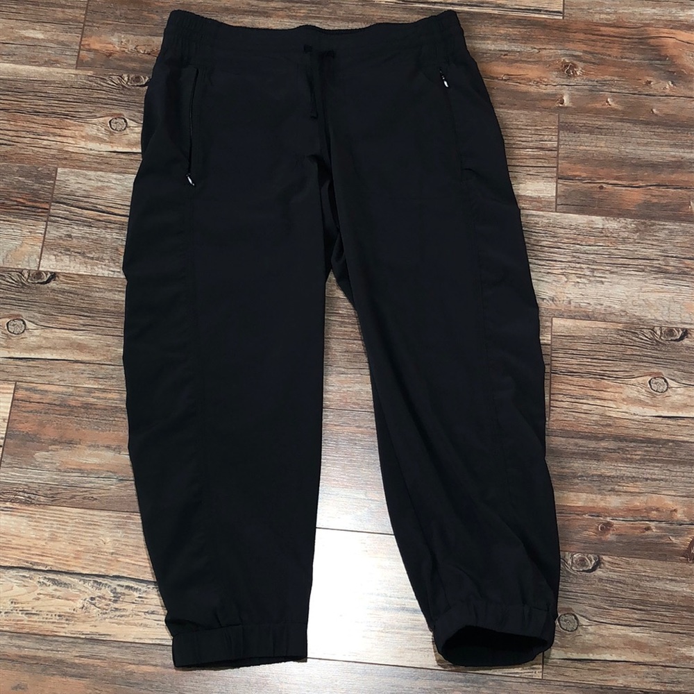 Women’s Athleta Salutation Jogger Pant Size 4